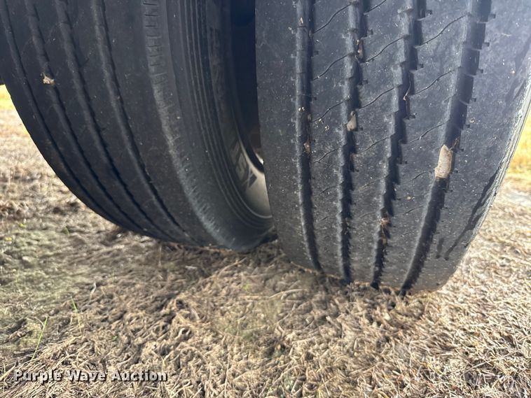 image for item ER2457 2007 Neville Built drop deck oilfield trailer