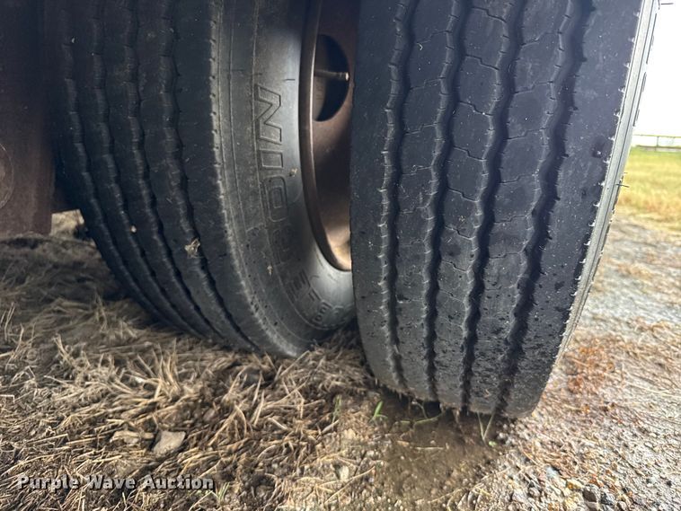 image for item ER2457 2007 Neville Built drop deck oilfield trailer