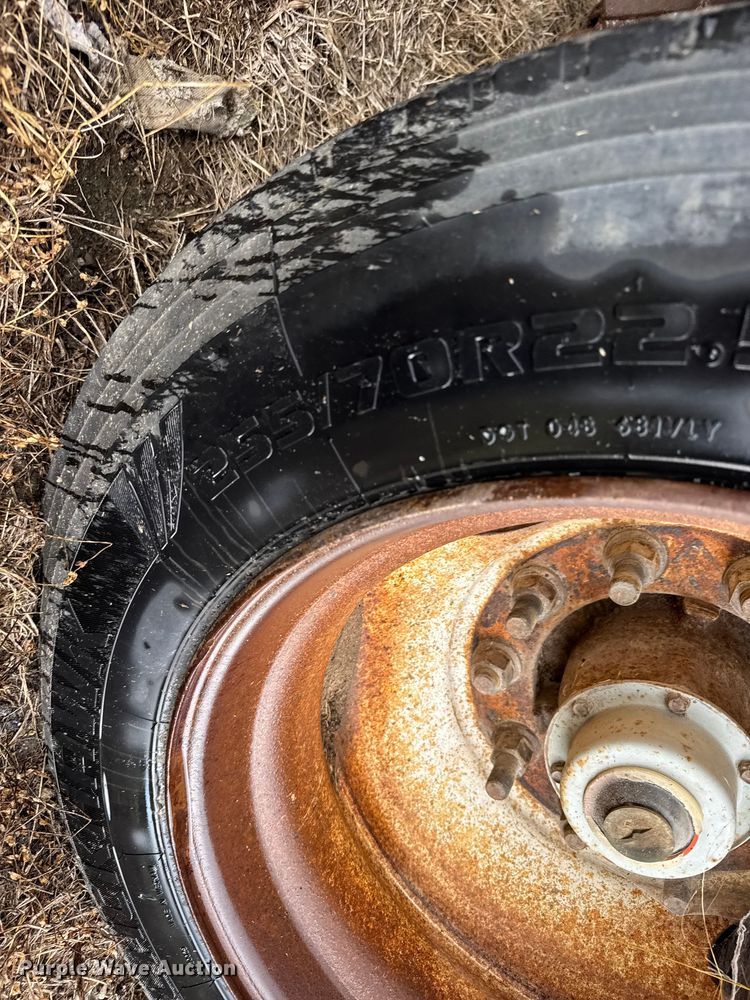 image for item ER2457 2007 Neville Built drop deck oilfield trailer