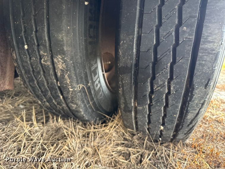 image for item ER2457 2007 Neville Built drop deck oilfield trailer