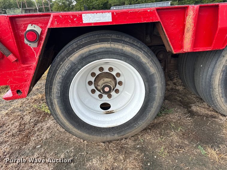image for item ER2457 2007 Neville Built drop deck oilfield trailer