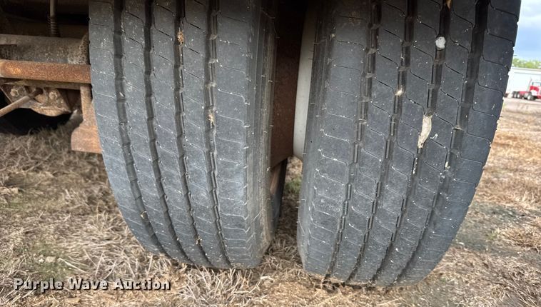 image for item ER2457 2007 Neville Built drop deck oilfield trailer