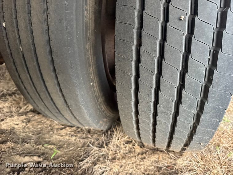 image for item ER2457 2007 Neville Built drop deck oilfield trailer