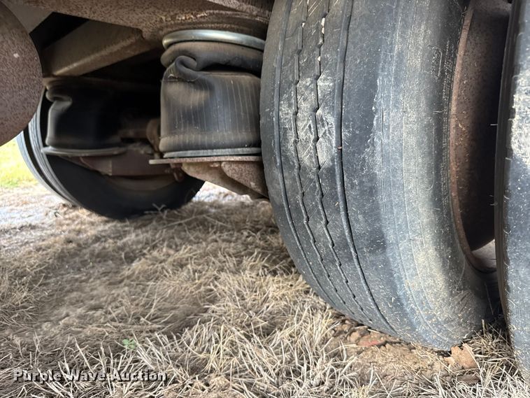 image for item ER2457 2007 Neville Built drop deck oilfield trailer