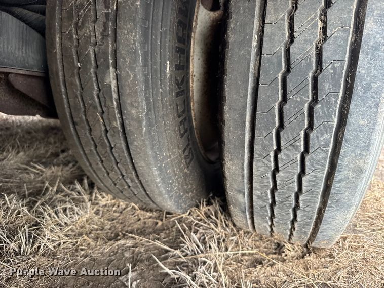 image for item ER2457 2007 Neville Built drop deck oilfield trailer