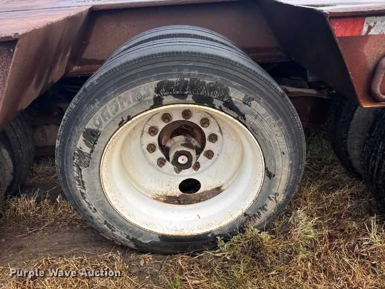 image for item ER2459 1997 Nuttall lowboy oilfield trailer