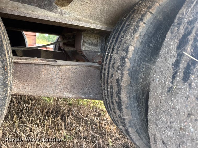 image for item ER2460 2001 Atoka Lowboy  drop deck oilfield trailer 