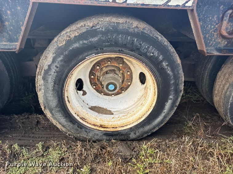 image for item ER2460 2001 Atoka Lowboy  drop deck oilfield trailer 