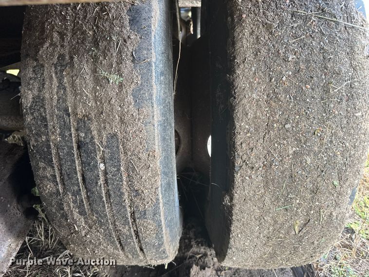 image for item ER2460 2001 Atoka Lowboy  drop deck oilfield trailer 