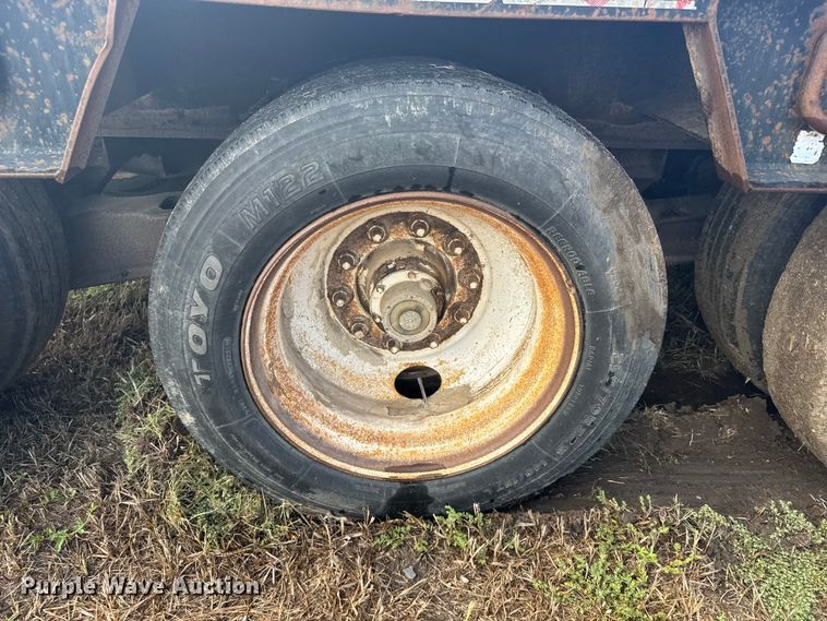 image for item ER2460 2001 Atoka Lowboy  drop deck oilfield trailer 