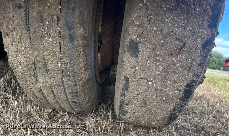 image for item ER2460 2001 Atoka Lowboy  drop deck oilfield trailer 