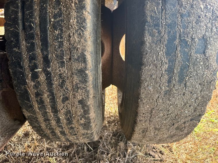 image for item ER2460 2001 Atoka Lowboy  drop deck oilfield trailer 