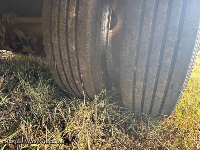 image for item ER2460 2001 Atoka Lowboy  drop deck oilfield trailer 