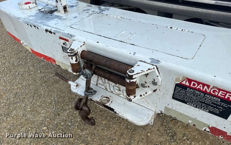 image for item ER2470 2006 Freightliner Business Class M2 bucket truck