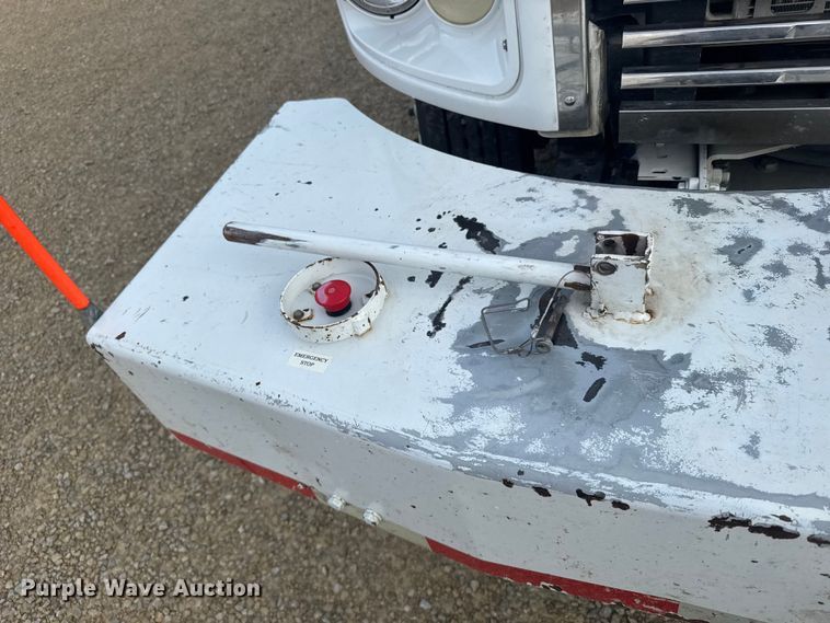 image for item ER2470 2006 Freightliner Business Class M2 bucket truck