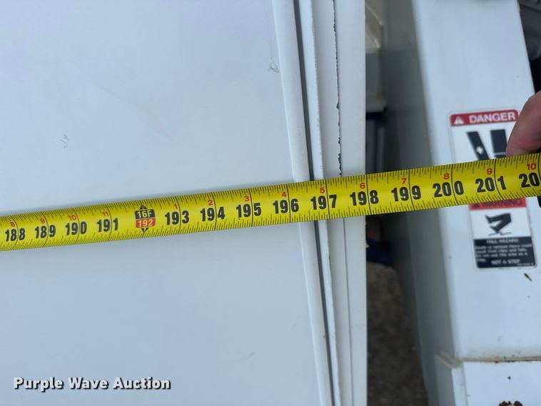 image for item ER2470 2006 Freightliner Business Class M2 bucket truck