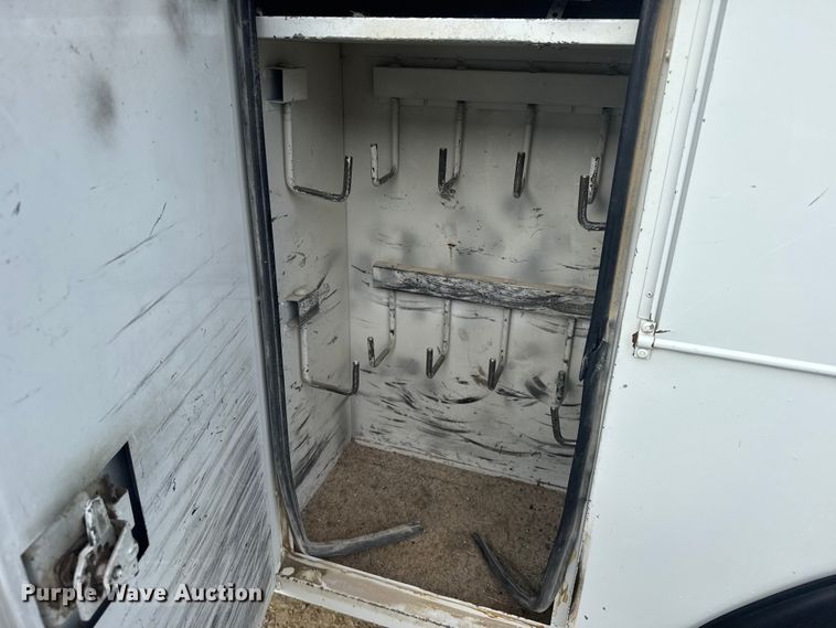 image for item ER2470 2006 Freightliner Business Class M2 bucket truck