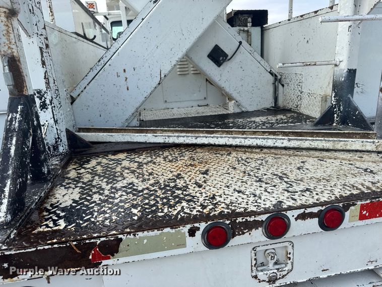 image for item ER2470 2006 Freightliner Business Class M2 bucket truck