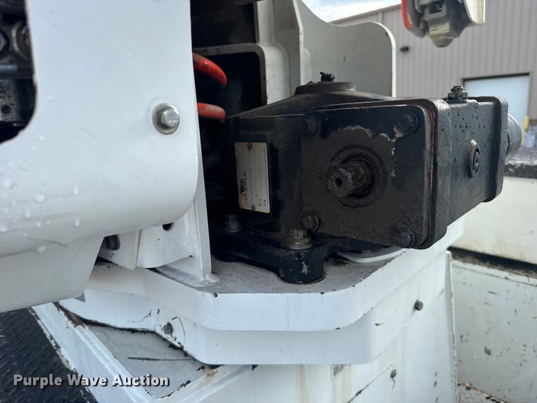 image for item ER2470 2006 Freightliner Business Class M2 bucket truck