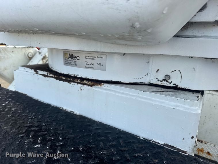 image for item ER2470 2006 Freightliner Business Class M2 bucket truck