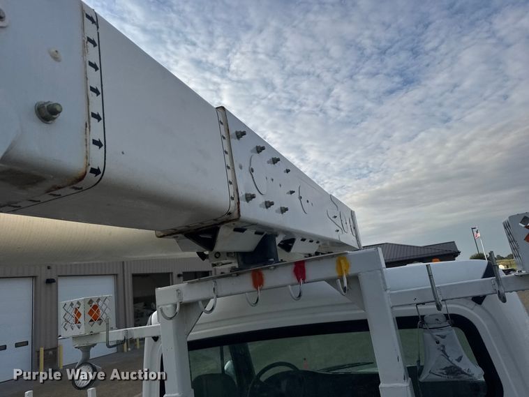 image for item ER2470 2006 Freightliner Business Class M2 bucket truck