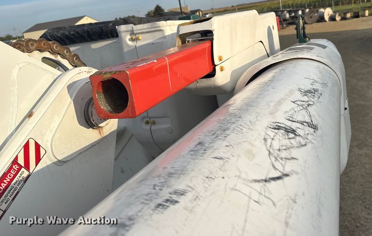 image for item ER2470 2006 Freightliner Business Class M2 bucket truck