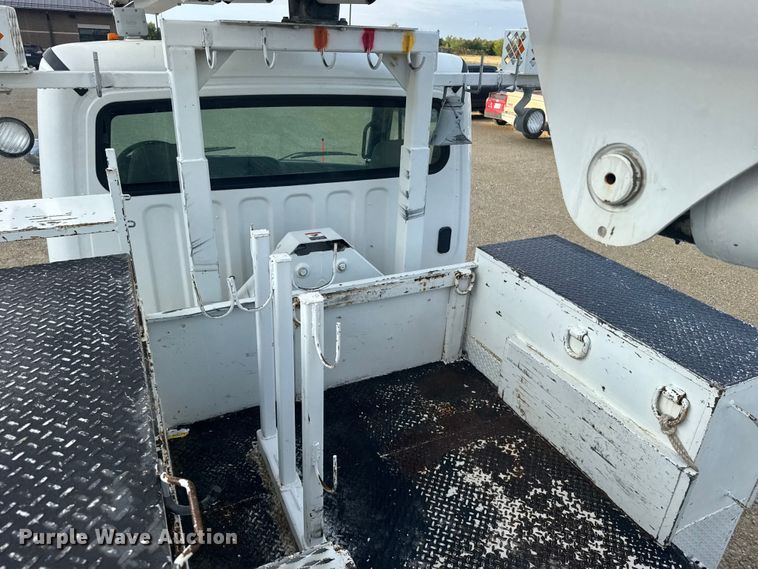 image for item ER2470 2006 Freightliner Business Class M2 bucket truck