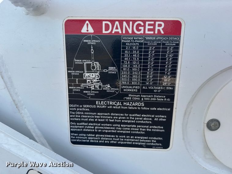 image for item ER2470 2006 Freightliner Business Class M2 bucket truck