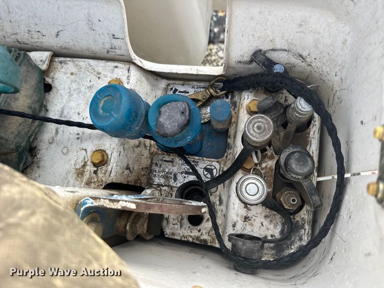 image for item ER2470 2006 Freightliner Business Class M2 bucket truck