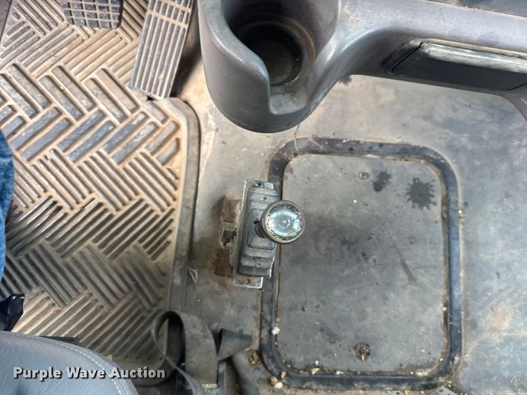 image for item ER2470 2006 Freightliner Business Class M2 bucket truck