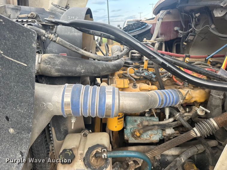 image for item ER2470 2006 Freightliner Business Class M2 bucket truck