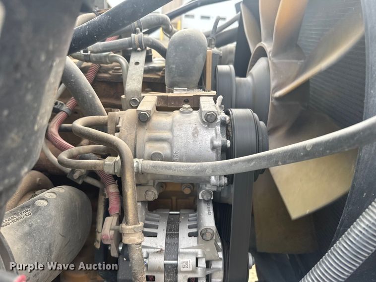 image for item ER2470 2006 Freightliner Business Class M2 bucket truck