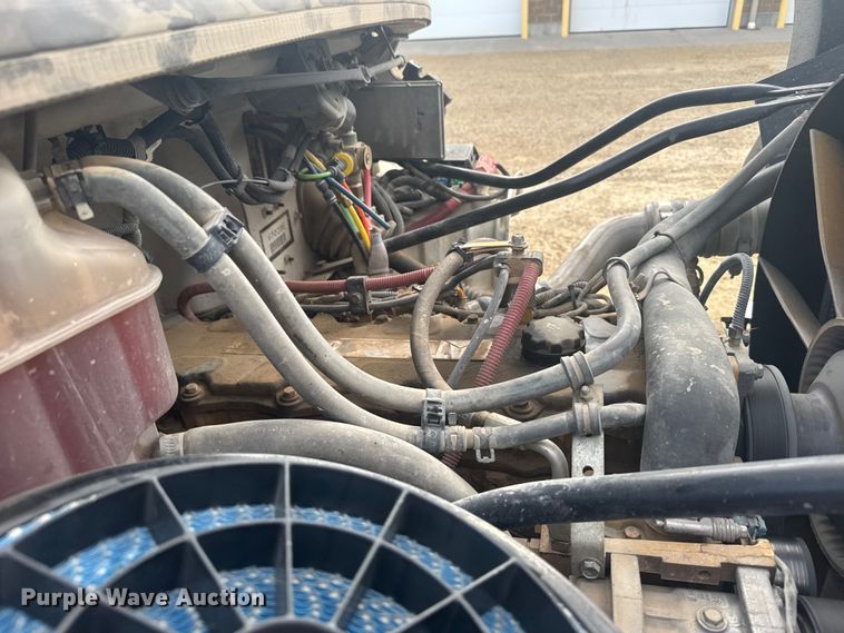 image for item ER2470 2006 Freightliner Business Class M2 bucket truck