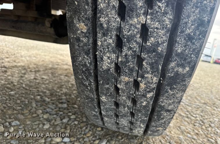 image for item ER2470 2006 Freightliner Business Class M2 bucket truck