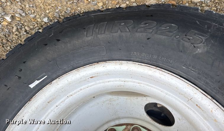 image for item ER2470 2006 Freightliner Business Class M2 bucket truck