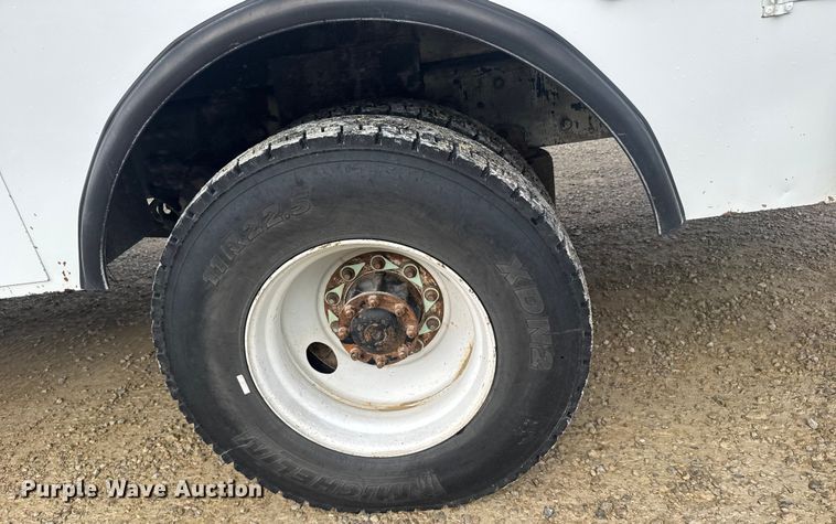 image for item ER2470 2006 Freightliner Business Class M2 bucket truck