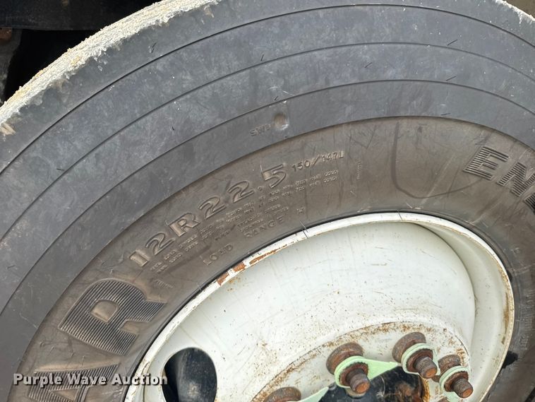 image for item ER2470 2006 Freightliner Business Class M2 bucket truck