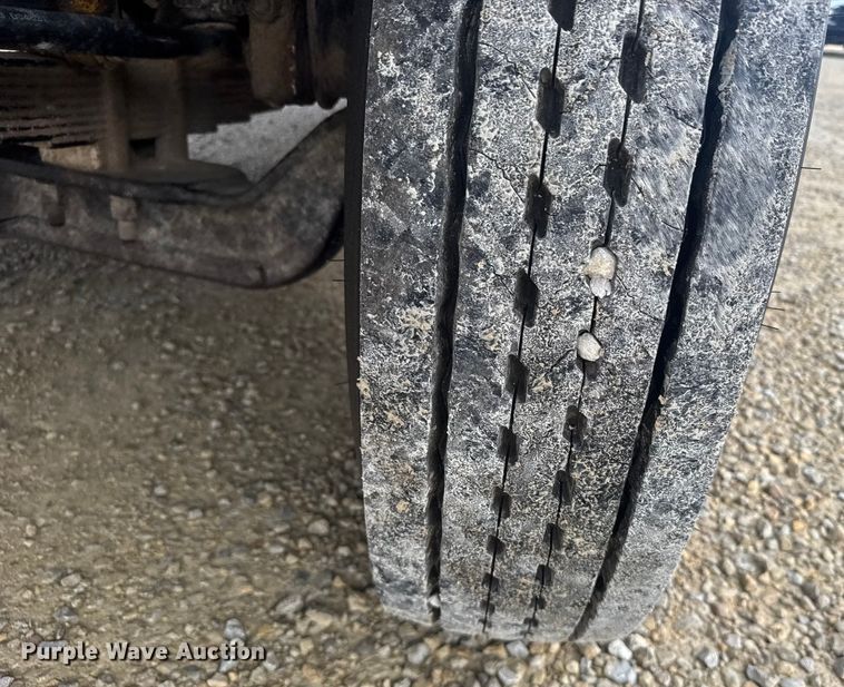 image for item ER2470 2006 Freightliner Business Class M2 bucket truck