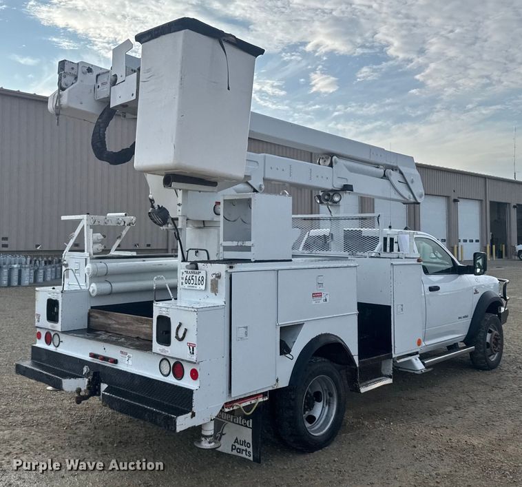 CAMIóN CON CANASTILLA 2019 RAM ETI