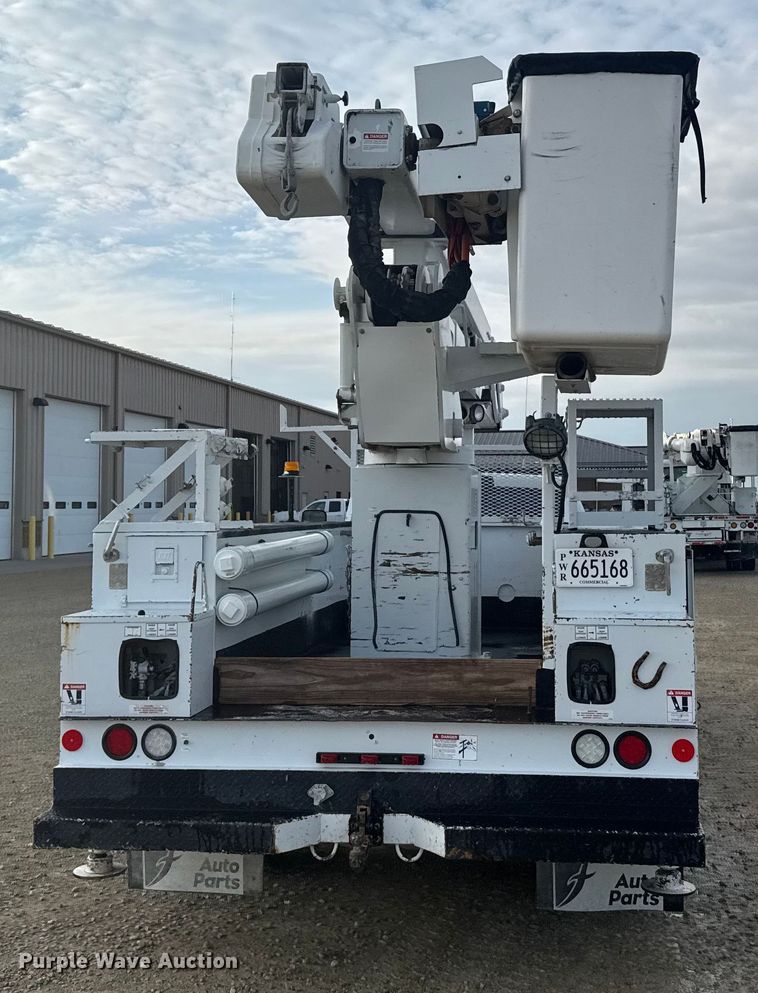 image for item ER2471 2019 Dodge Ram 5500 bucket truck