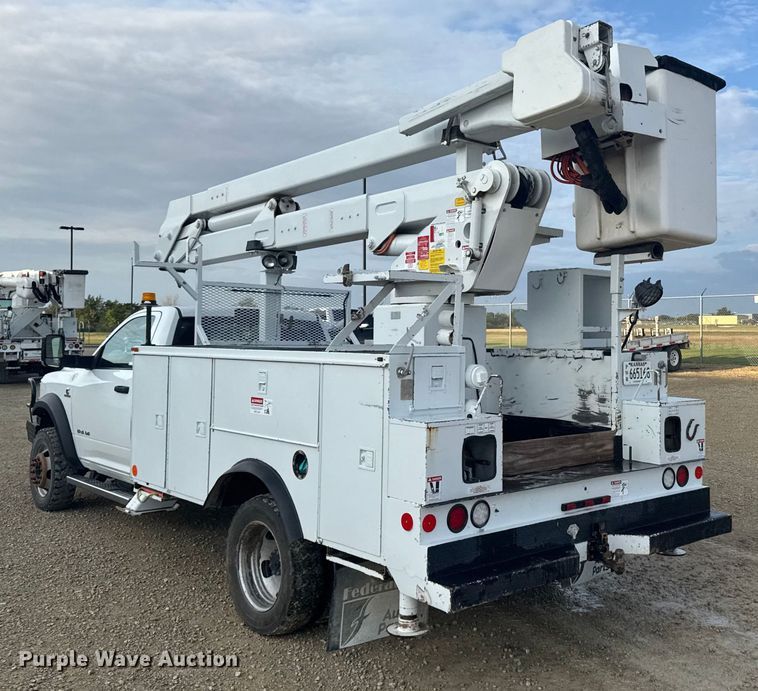 image for item ER2471 2019 Dodge Ram 5500 bucket truck