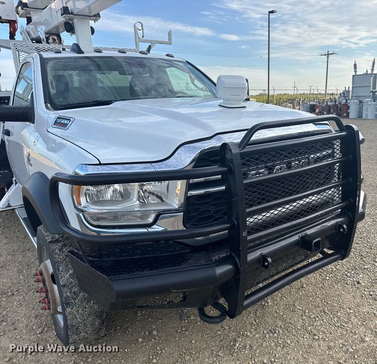 image for item ER2471 2019 Dodge Ram 5500 bucket truck
