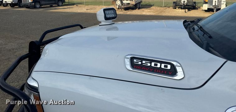 image for item ER2471 2019 Dodge Ram 5500 bucket truck