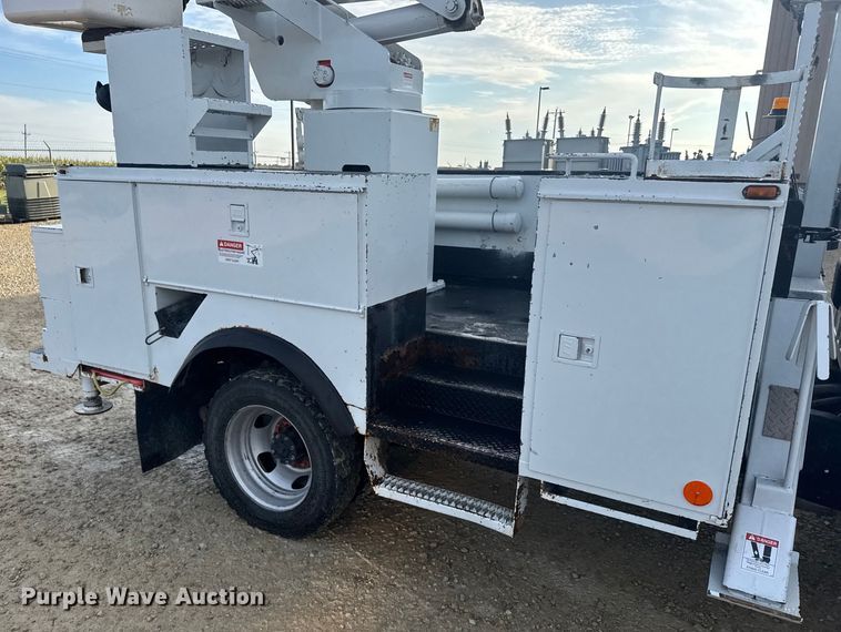 image for item ER2471 2019 Dodge Ram 5500 bucket truck