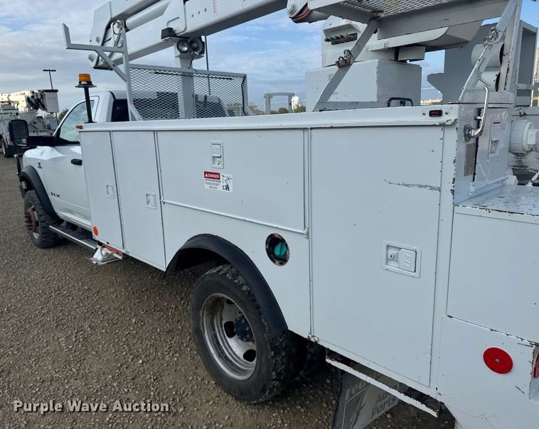 image for item ER2471 2019 Dodge Ram 5500 bucket truck