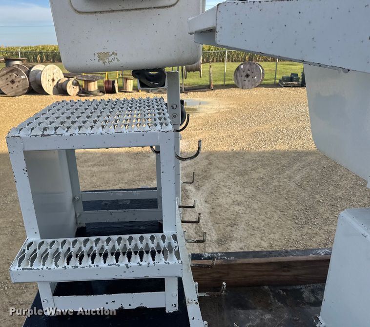 image for item ER2471 2019 Dodge Ram 5500 bucket truck