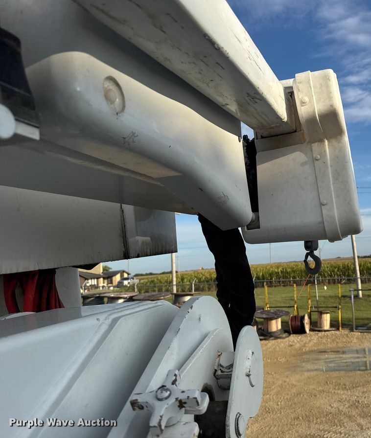 image for item ER2471 2019 Dodge Ram 5500 bucket truck