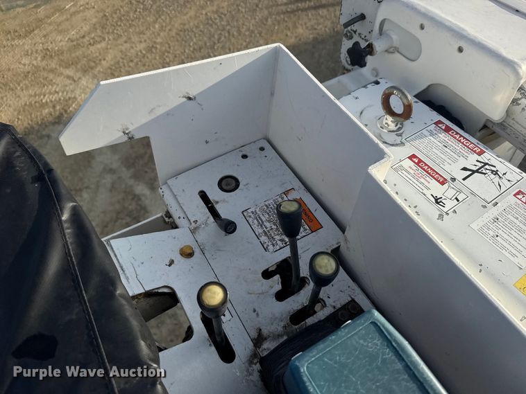 image for item ER2471 2019 Dodge Ram 5500 bucket truck