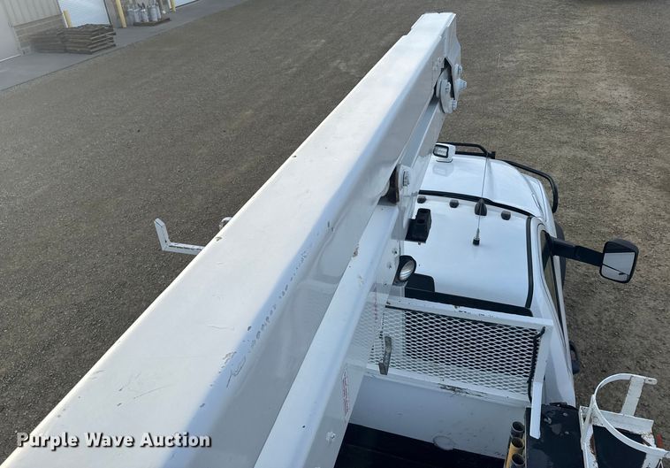 image for item ER2471 2019 Dodge Ram 5500 bucket truck