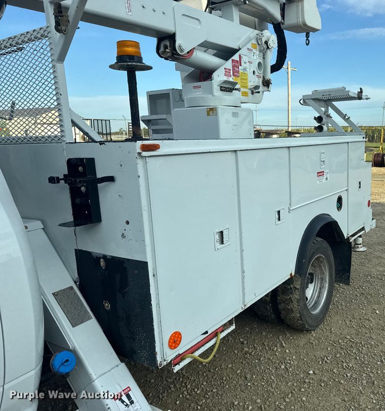 image for item ER2471 2019 Dodge Ram 5500 bucket truck